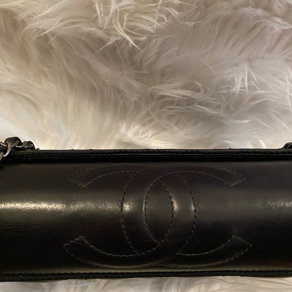 Chanel Black Flap with Snap Closure - Picture 2 of 9